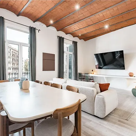 Elegant And Spacious Steps From Plaza Catalunya
