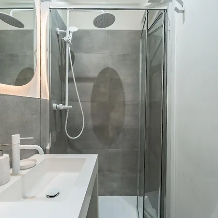 Elegant And Spacious Steps From Plaza Catalunya