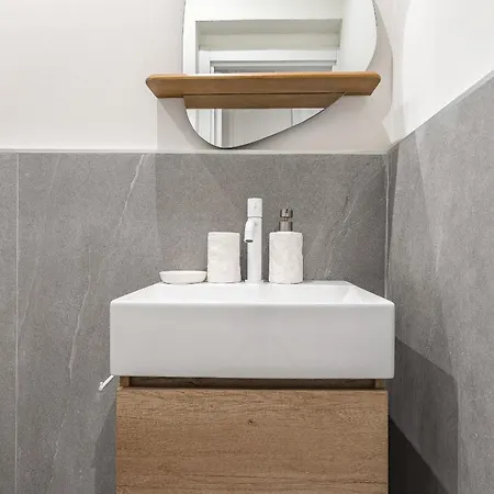 Elegant And Spacious Steps From Plaza Catalunya Apartmán